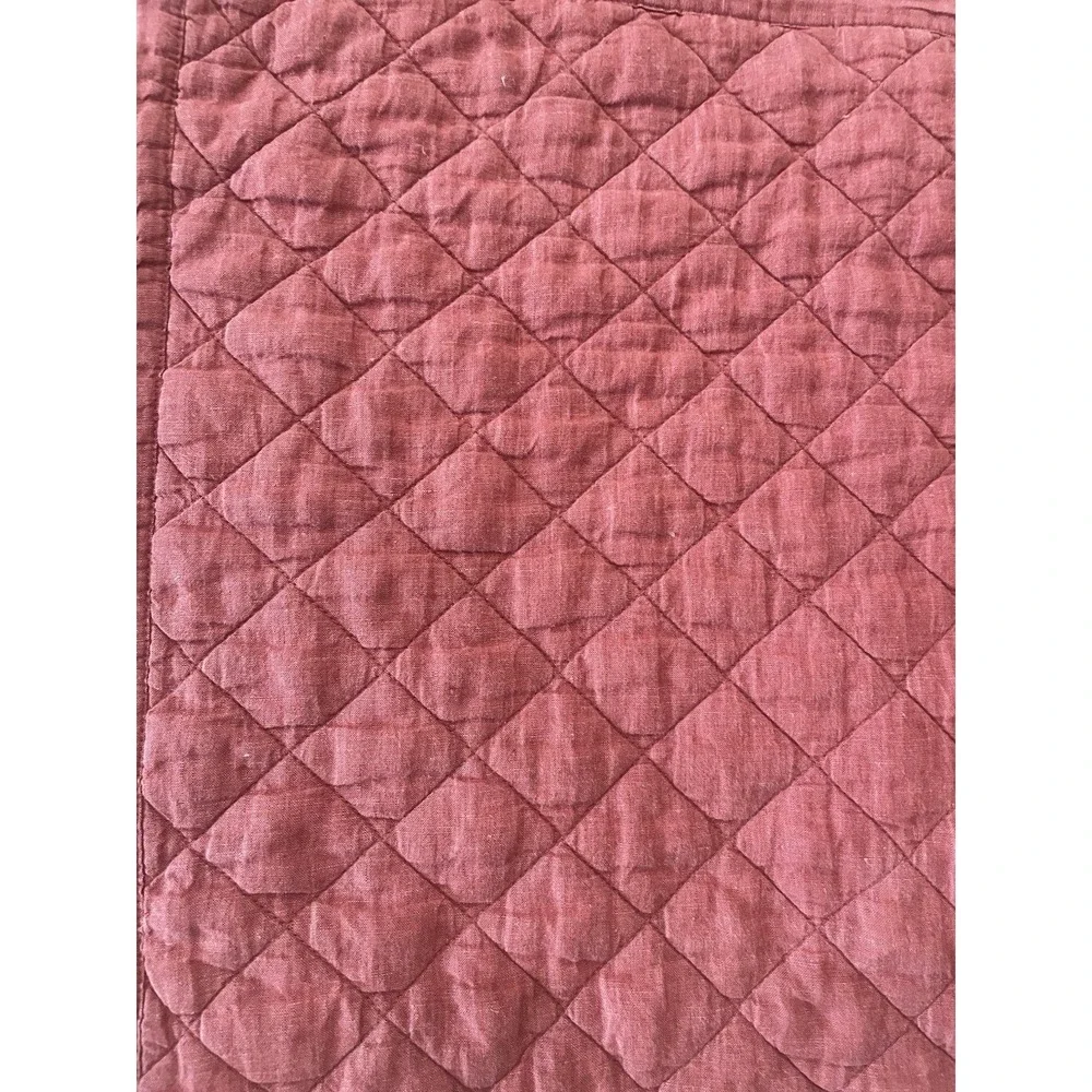 2 Pottery Barn Linen Diamond Quilted Pillow Shams Standard Red  30x24‎